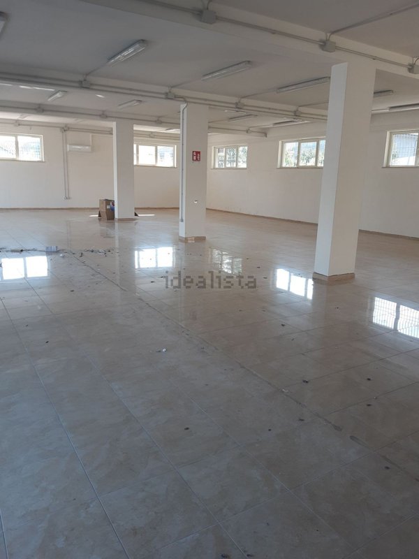 locale commerciale in affitto a Sora