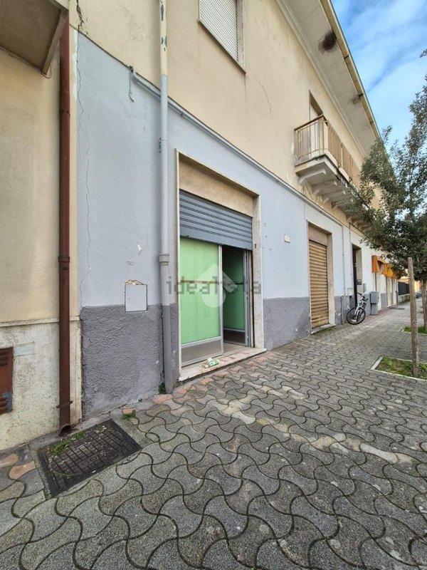 locale commerciale in affitto a Sora