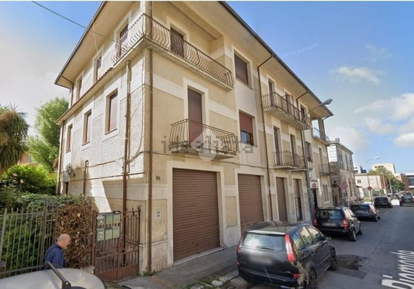 locale commerciale in affitto a Sora