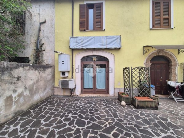 locale commerciale in affitto a Sora