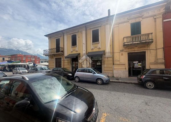locale commerciale in affitto a Sora