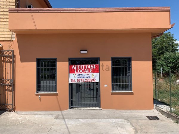 locale commerciale in affitto a Supino