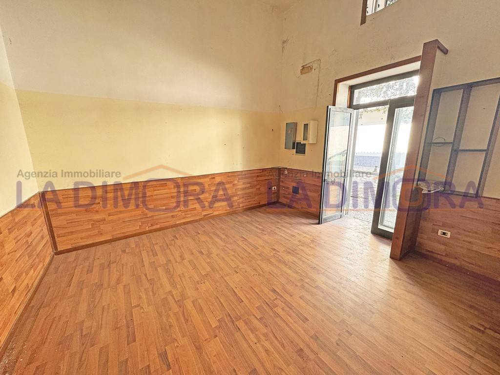 negozio in affitto ad Aversa in zona Centro Città