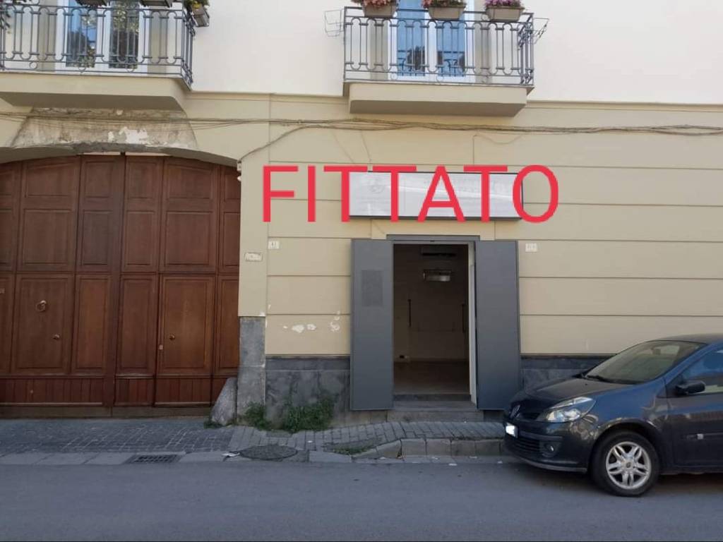 negozio in affitto ad Aversa