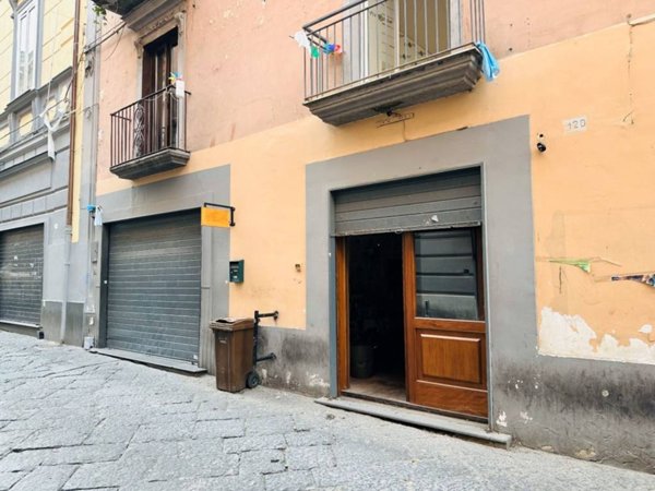 negozio in affitto ad Aversa in zona Centro Città