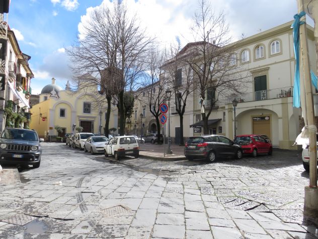 negozio in affitto ad Aversa