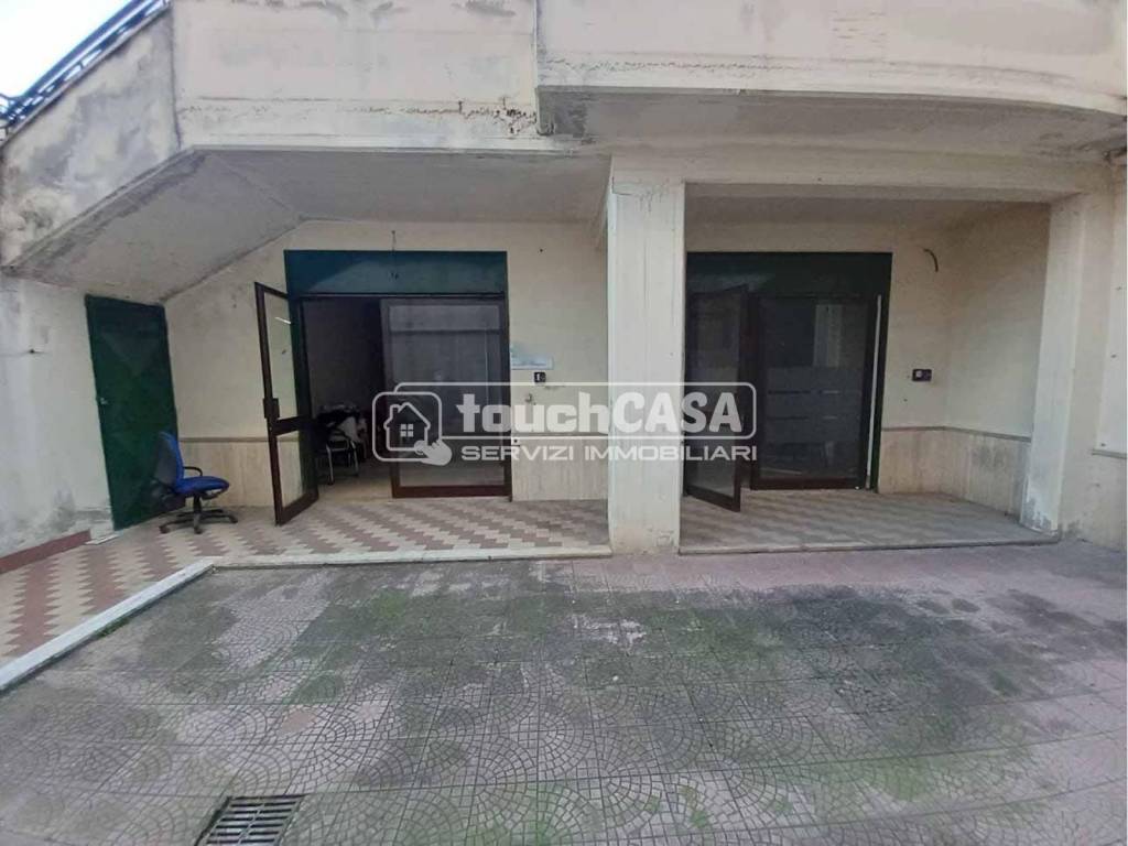 locale commerciale in affitto ad Aversa