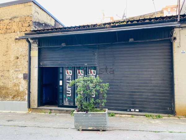 locale commerciale in affitto ad Aversa in zona Centro Città