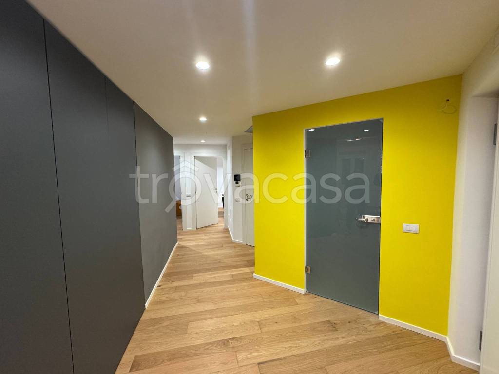 ufficio in affitto ad Aversa