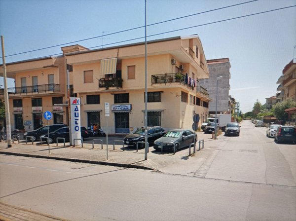 locale commerciale in affitto ad Aversa