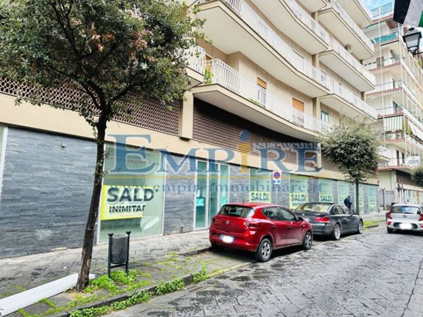 negozio in affitto ad Aversa in zona Centro Città