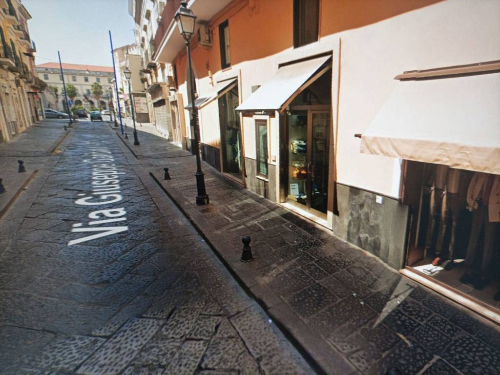 negozio in affitto ad Aversa in zona Centro Città