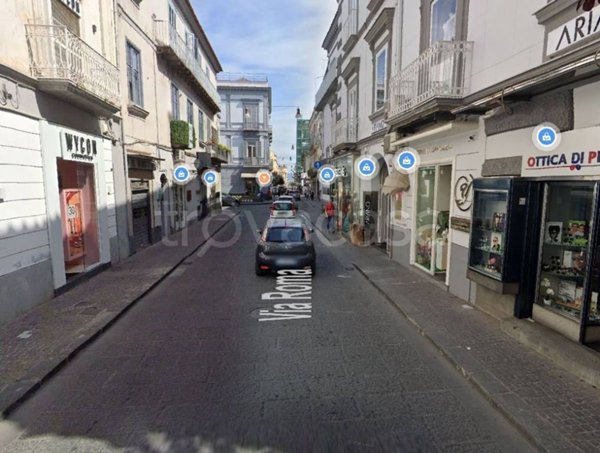 negozio in affitto ad Aversa in zona Centro Città