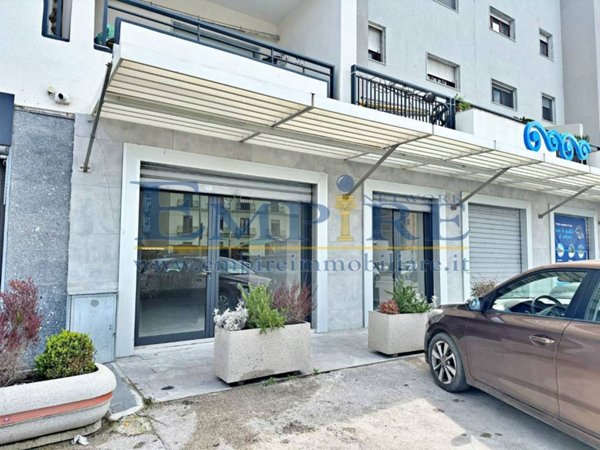 negozio in affitto ad Aversa