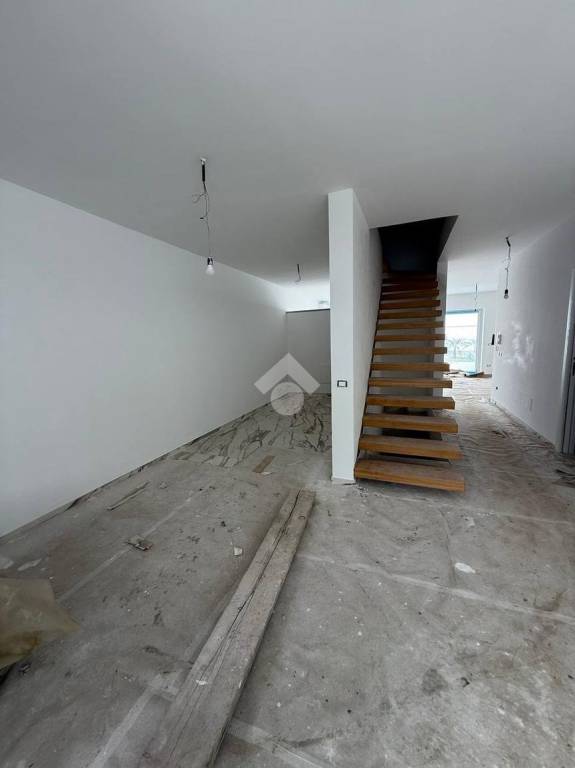 casa indipendente in affitto ad Aversa