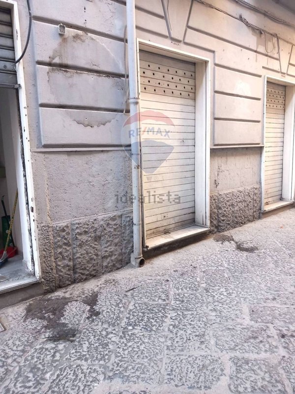 locale commerciale in affitto ad Aversa