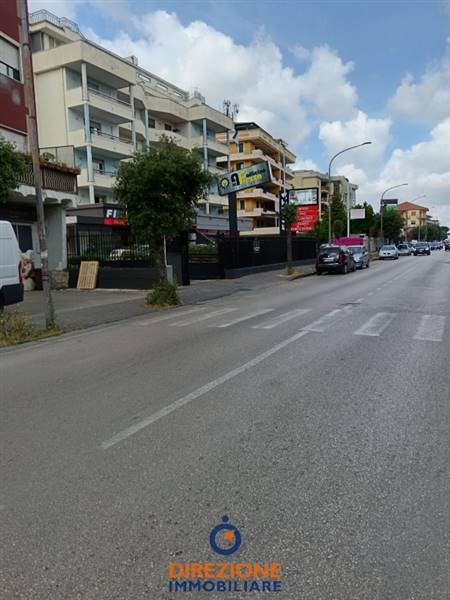 negozio in affitto ad Aversa