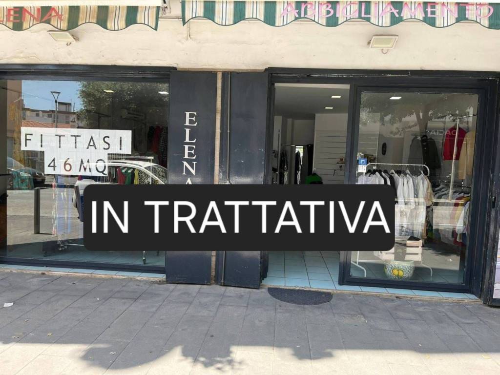 negozio in affitto ad Aversa
