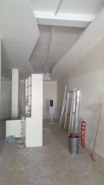 negozio in affitto ad Aversa