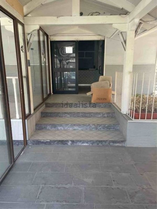 locale commerciale in affitto ad Aversa