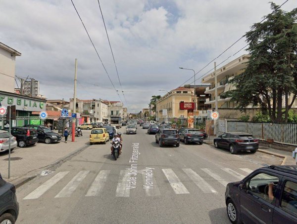 negozio in affitto ad Aversa