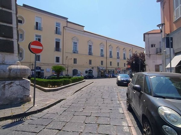 negozio in affitto ad Aversa