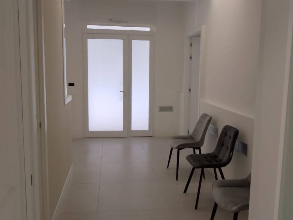negozio in affitto ad Aversa