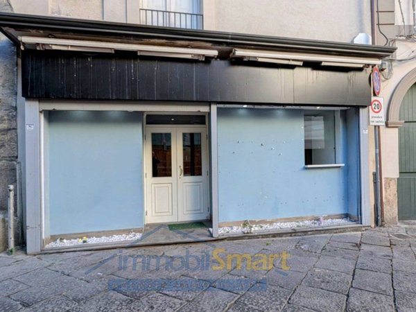 negozio in affitto ad Aversa