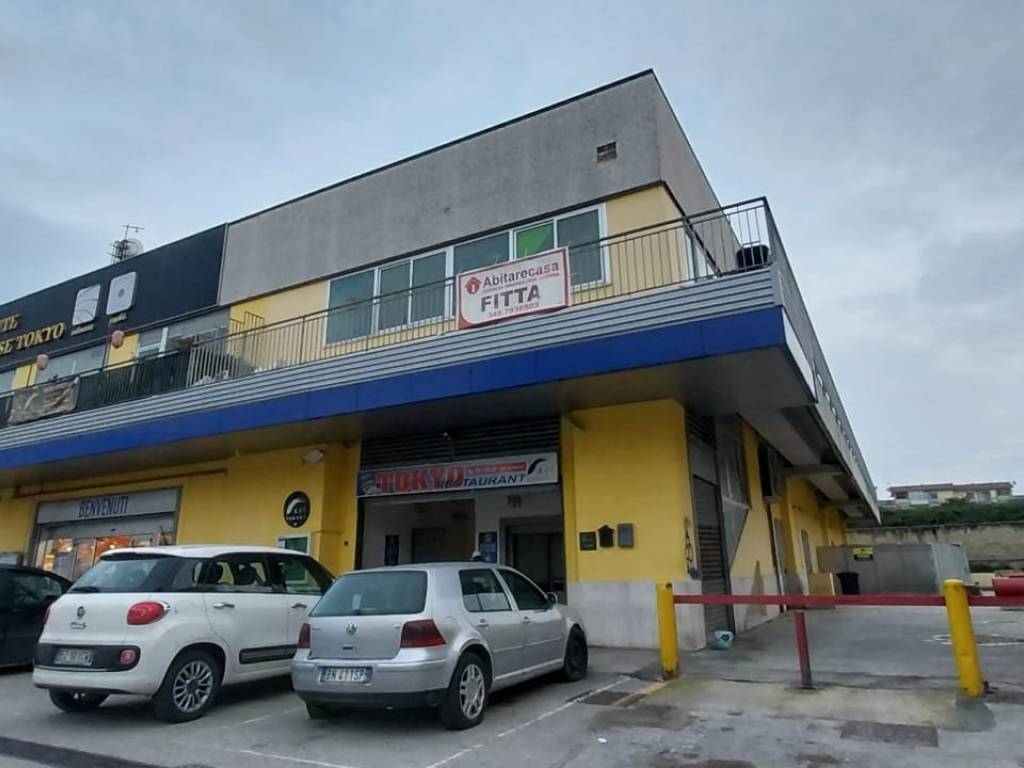 trivano in affitto ad Aversa