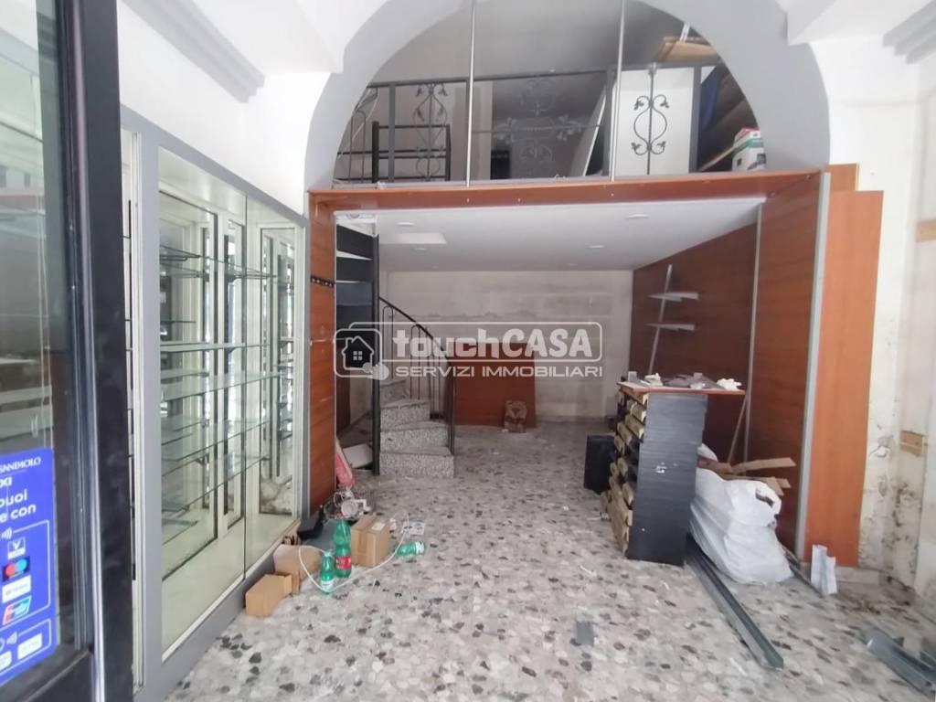 negozio in affitto ad Aversa in zona Centro Città
