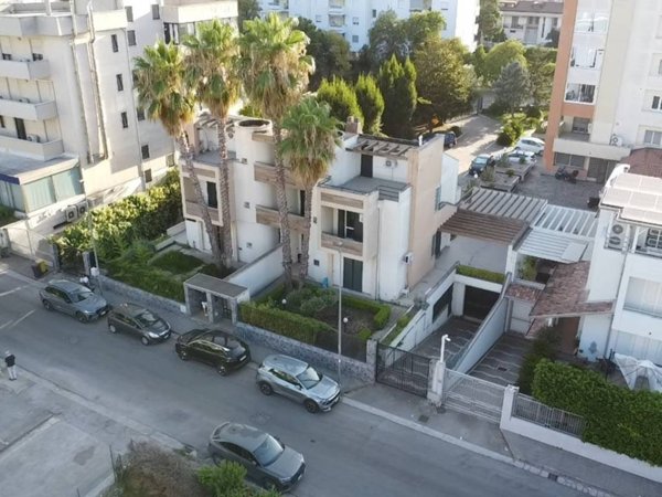 casa indipendente in affitto ad Aversa