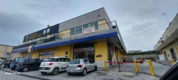 locale commerciale in affitto ad Aversa