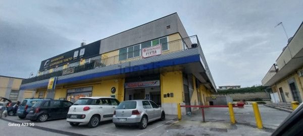 locale commerciale in affitto ad Aversa