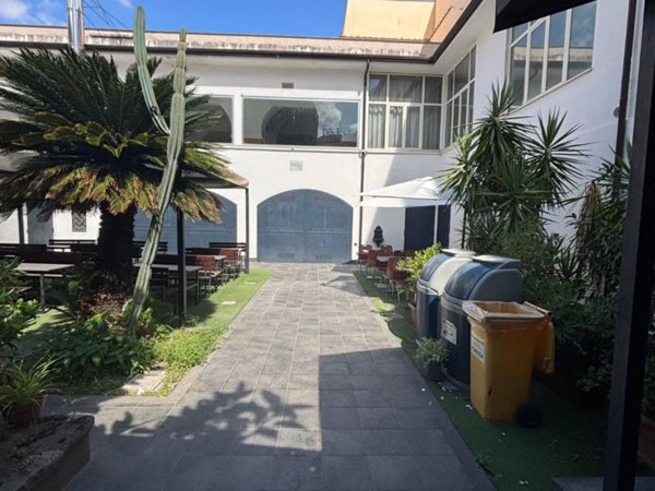 negozio in affitto ad Aversa in zona Centro Città