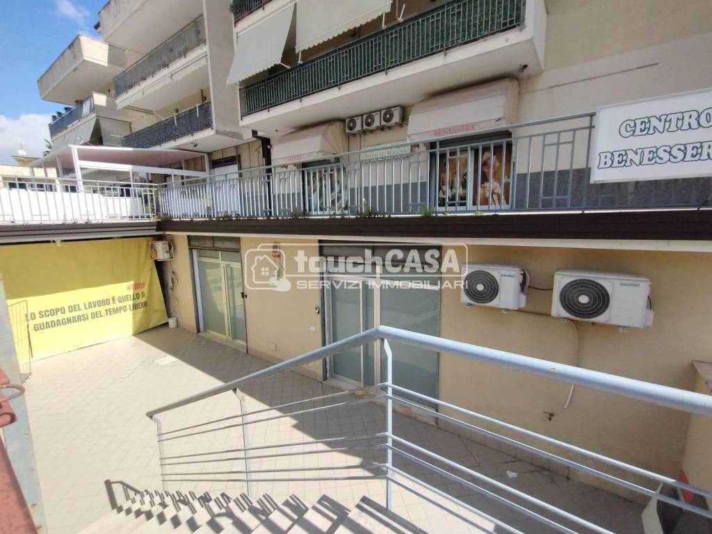 locale commerciale in affitto ad Aversa
