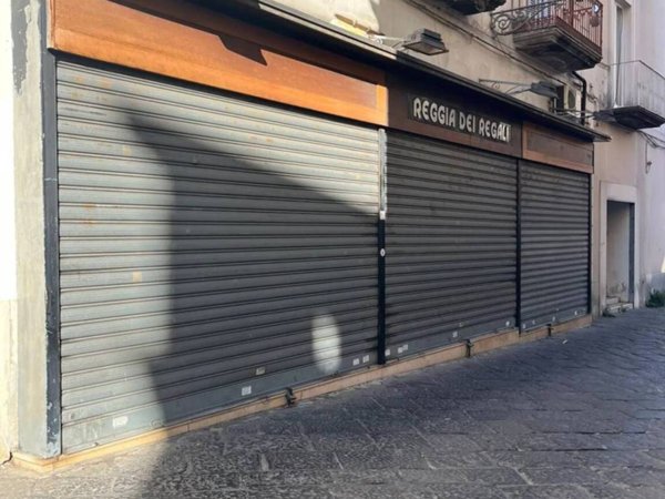 negozio in affitto ad Aversa in zona Centro Città