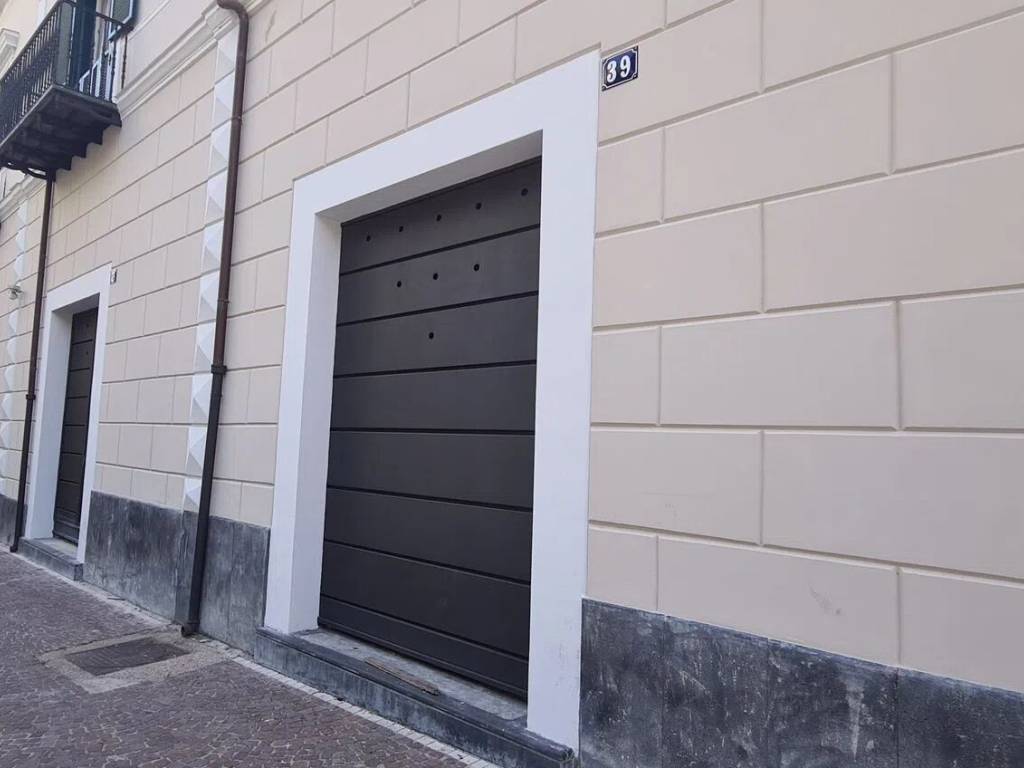 negozio in affitto ad Aversa in zona Centro Città