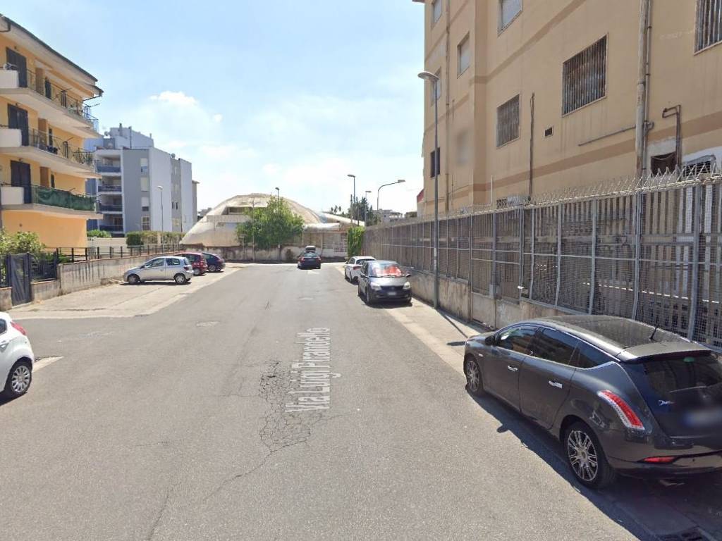 locale commerciale in affitto ad Aversa