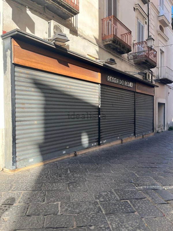 locale commerciale in affitto ad Aversa in zona Centro Città