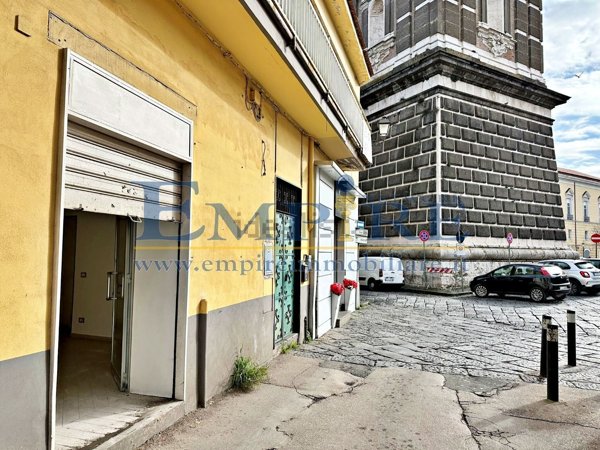 locale commerciale in affitto ad Aversa in zona Centro Città