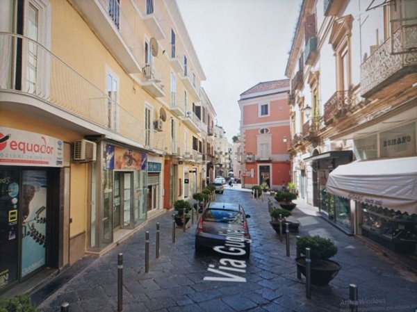 locale commerciale in affitto ad Aversa in zona Centro Città