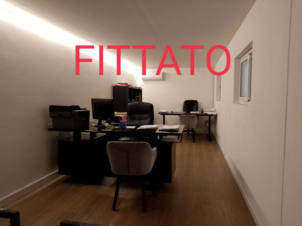 ufficio in affitto ad Aversa