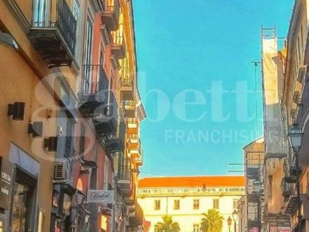 negozio in affitto ad Aversa in zona Centro Città