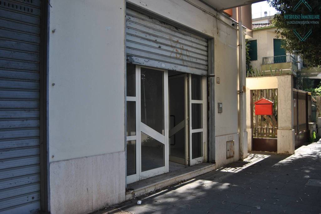 negozio in affitto ad Aversa
