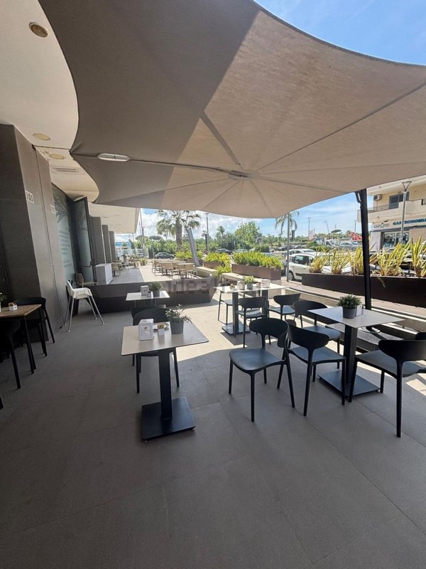 negozio in affitto ad Aversa