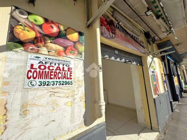 negozio in affitto ad Aversa