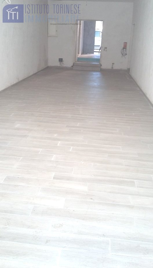 negozio in affitto ad Aversa in zona Centro Città