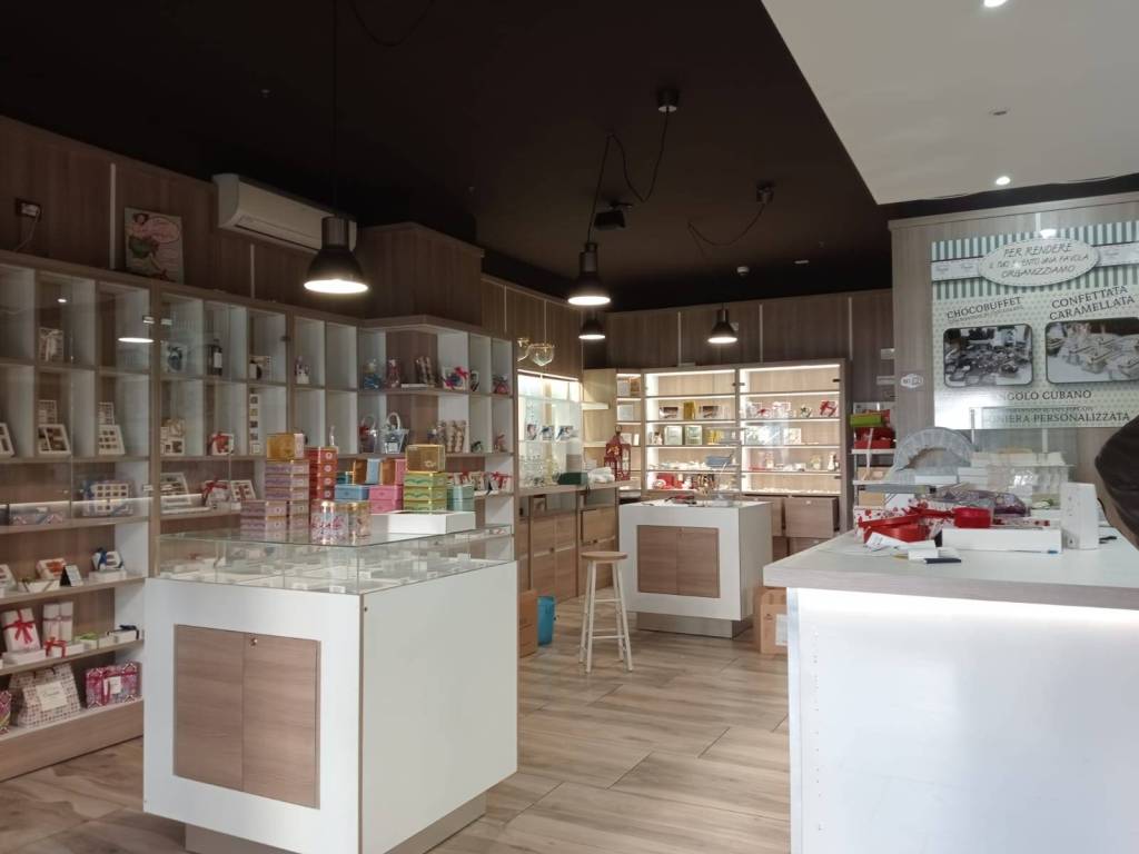 negozio in affitto ad Aversa