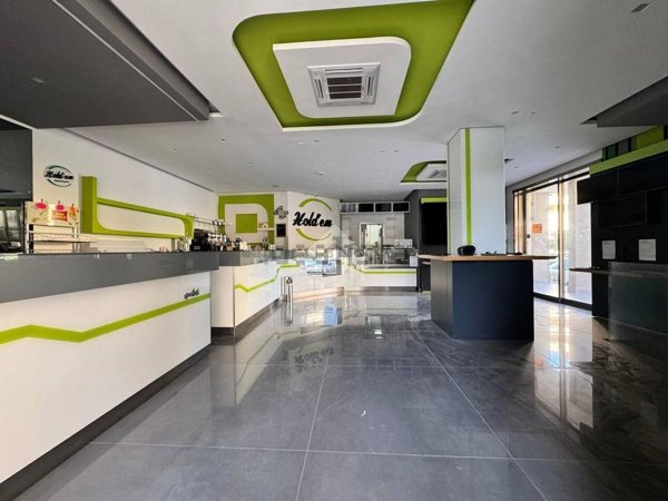 locale commerciale in affitto ad Aversa