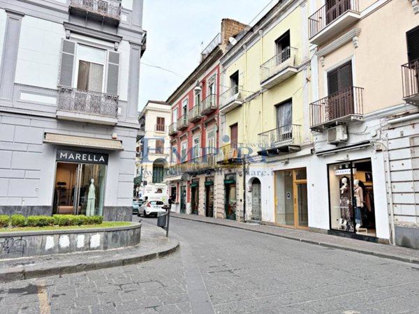 negozio in affitto ad Aversa in zona Centro Città